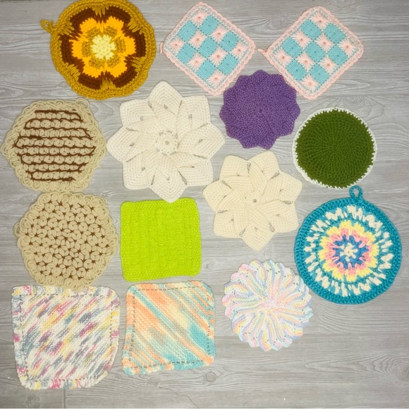Crochet / knit yarn craft hot pads / trivets bundle of 14 handmade crafts diy - Picture 2 of 16